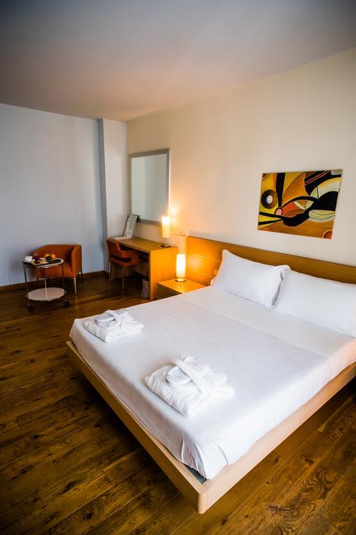 Phi Alcione Hotel